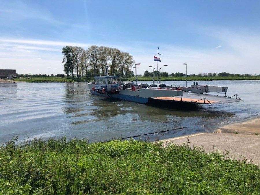Fietsroute Rhenen langs de Rijn Pont Wageningen